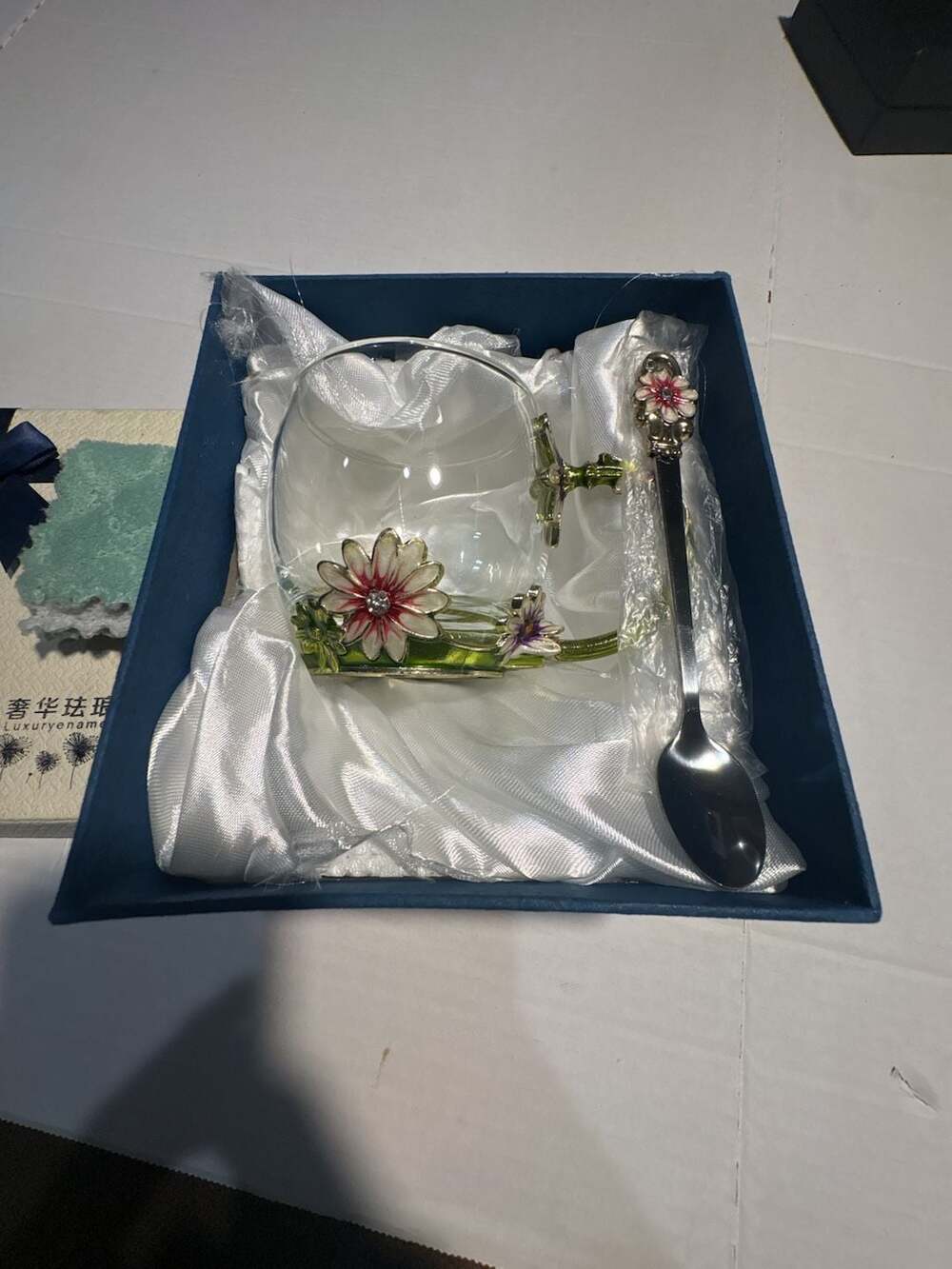 Luxury Enamel Flower Glass Tea Cup with Matching Spoon in Gift Box